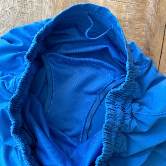 Lululemon women’s athletic shorts size 4, sized like a 2 - Picture 7 of 7